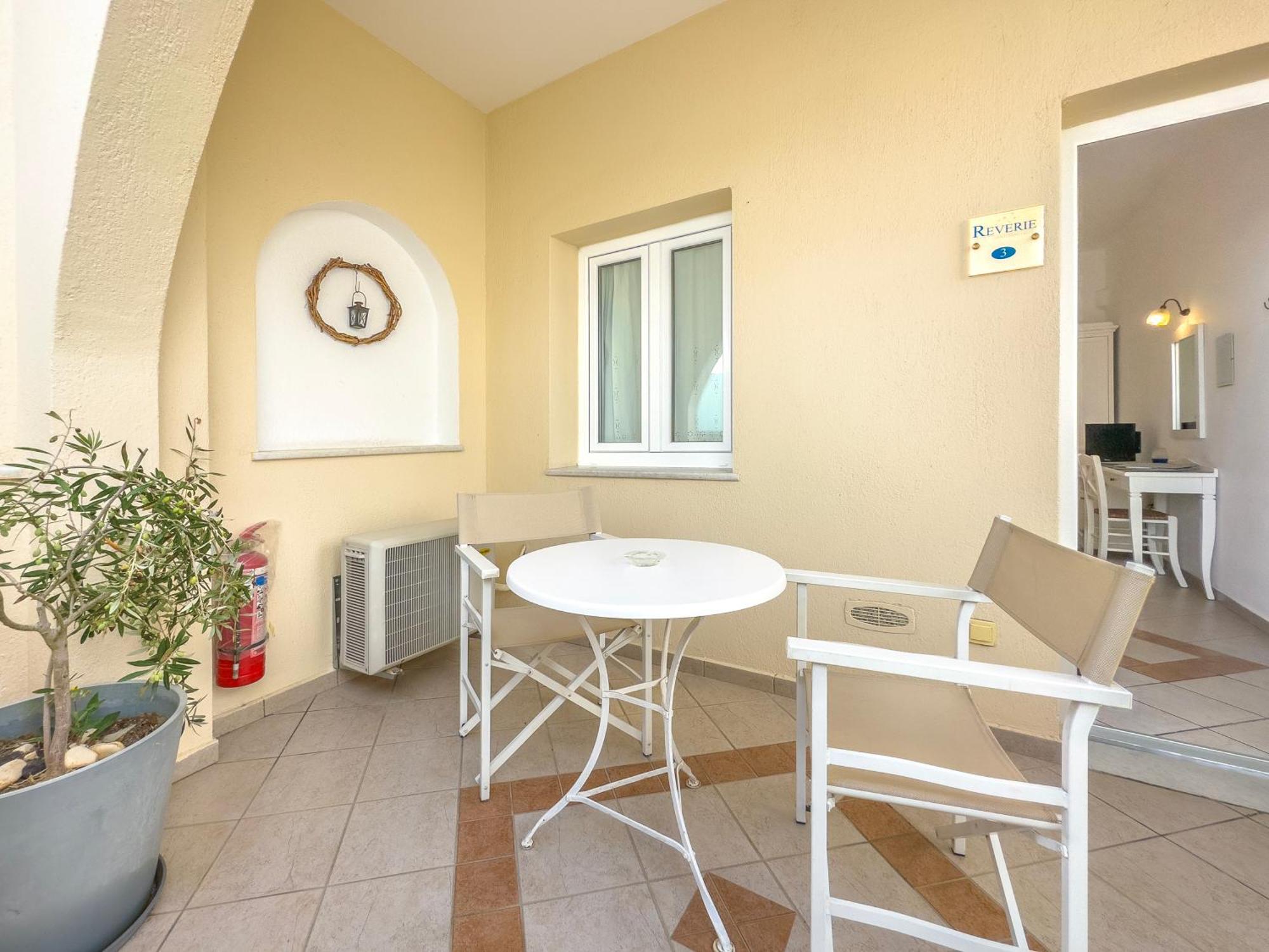 פירוסטפני Reverie Santorini Hotel מראה חיצוני תמונה